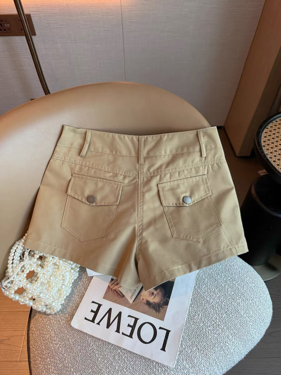 2026 Summer Korean Style High-End Unique Chic Skirt Pants - Absolutely Stunning and Elegant: Khaki Low-Waisted Hot Pants