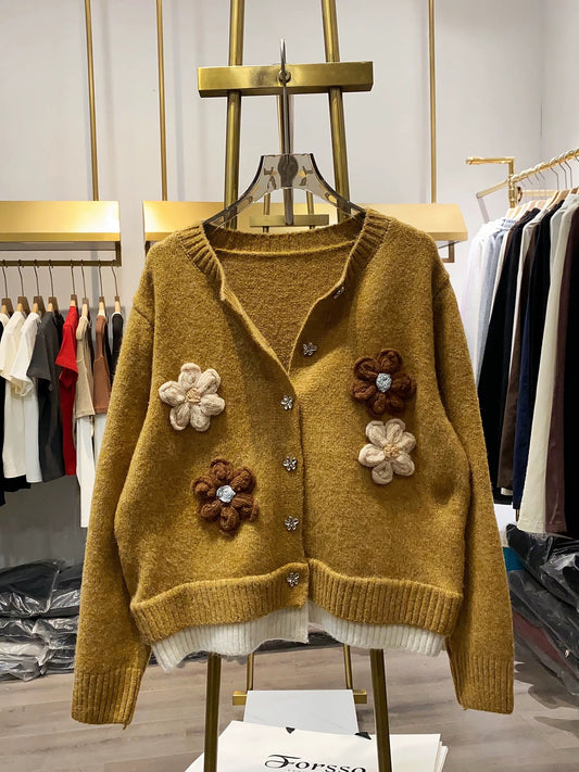 [Xiao Ai's Shop Photos] Unique 3D Round Neck Four-Flower Cardigan Sweater for Women, New Spring and Autumn Style, Long Sleeve Top