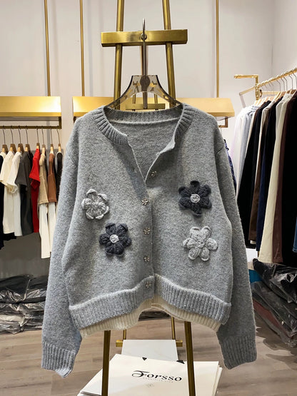 [Xiao Ai's Shop Photos] Unique 3D Round Neck Four-Flower Cardigan Sweater for Women, New Spring and Autumn Style, Long Sleeve Top