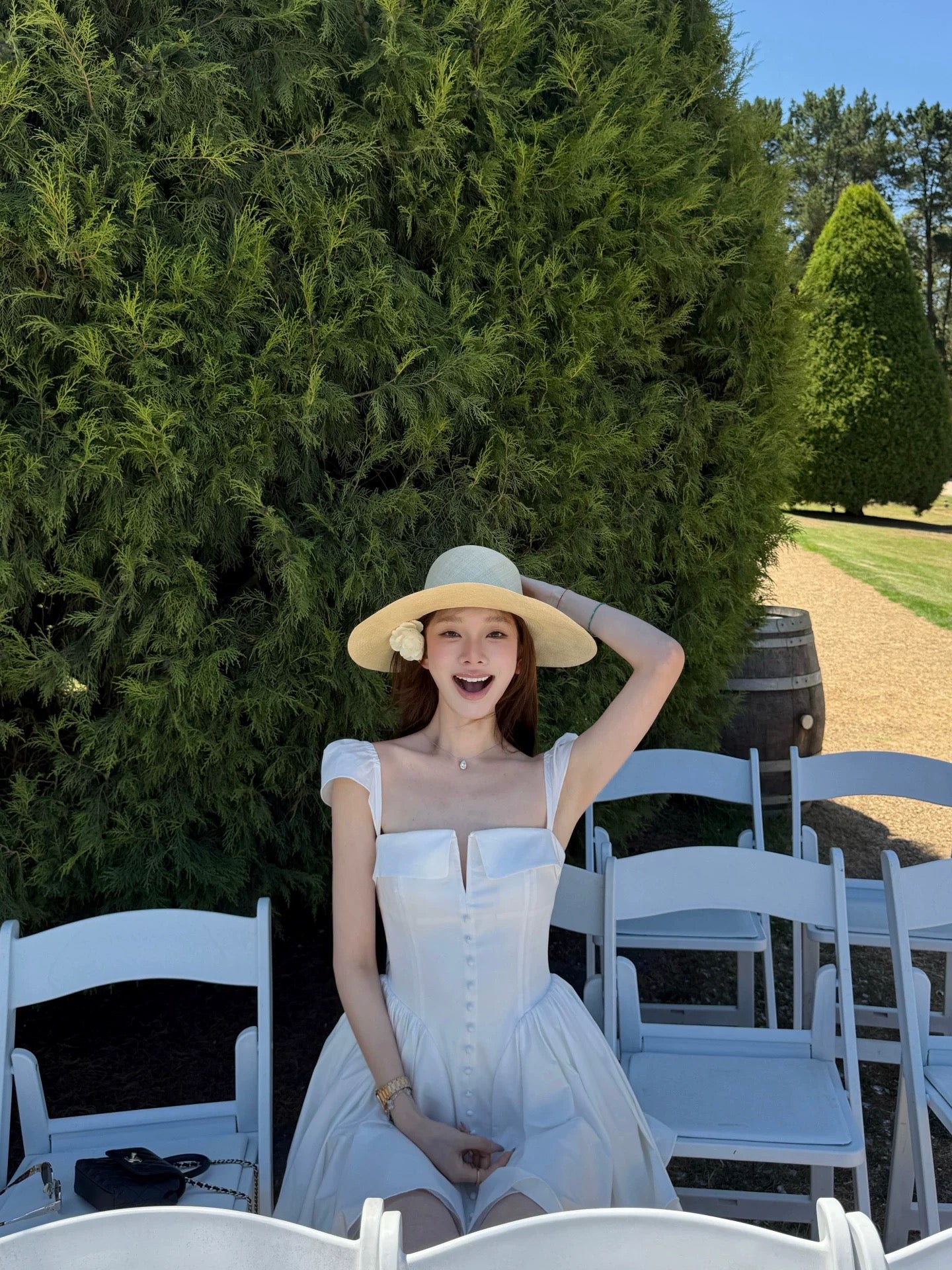 yangzifan White slip dress, women's summer off-shoulder French design A-line puffy short skirt
