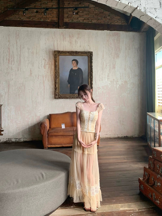 Suuuicee Temple Garden: Four-tiered spliced skirt with three-dimensional intricate embroidered lace mesh suit dress