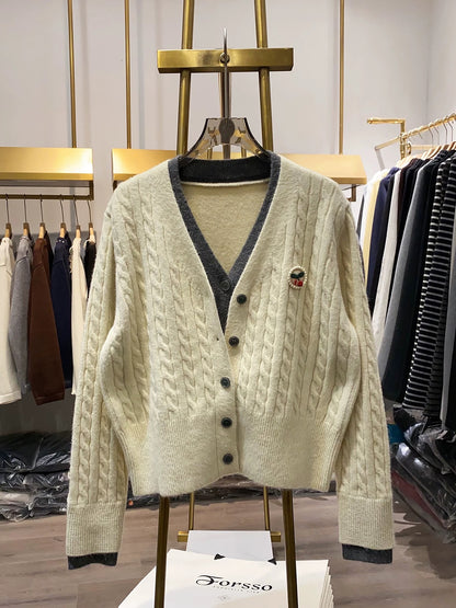 [Xiao Ai's Shop Photos] Cherry Embroidery Color Block V-Neck Cardigan, New Autumn/Winter Style, Loose Fit and Chic Top