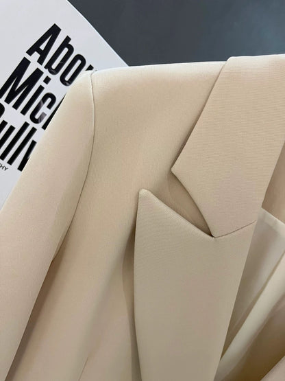 Off-white high-end suit jacket for women 2024 new spring and autumn Internet celebrity light and mature style simple age-reducing French suit