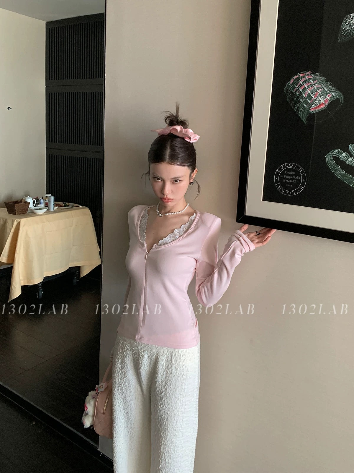1302LAB Lace stitching fake two-piece V-neck long-sleeved T-shirt sweet and spicy style bottoming shirt