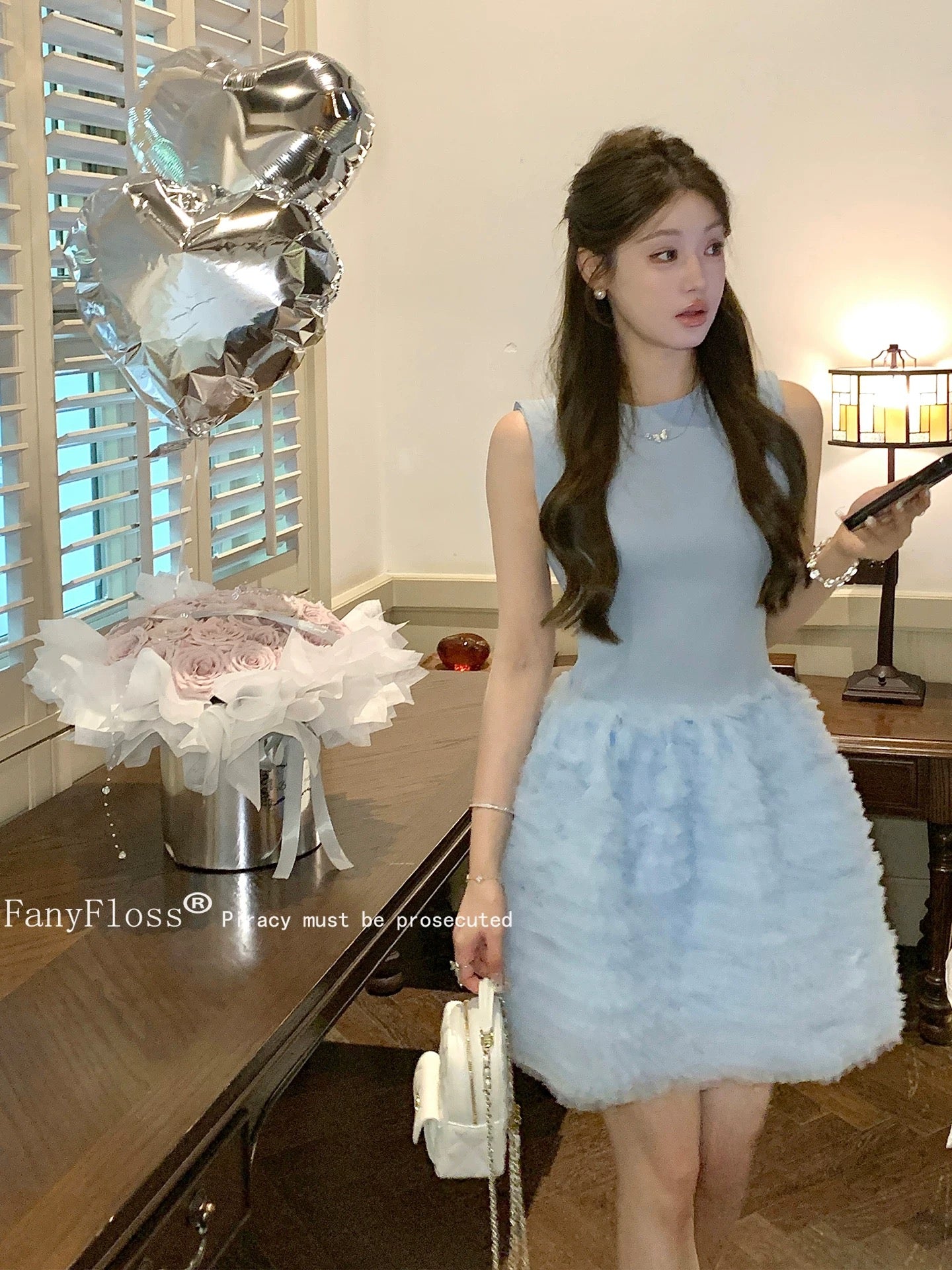 FanyFloss's court-style sleeveless tulle-panel chic cake dress with French flair, high-waisted, slimming, and flared skirt.