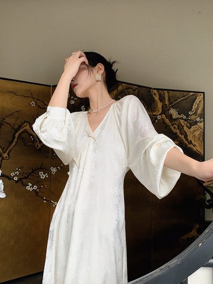 JWUNIQUE off-white V-neck long-sleeved dress women's early spring 2024 new slim temperament fashionable long skirt