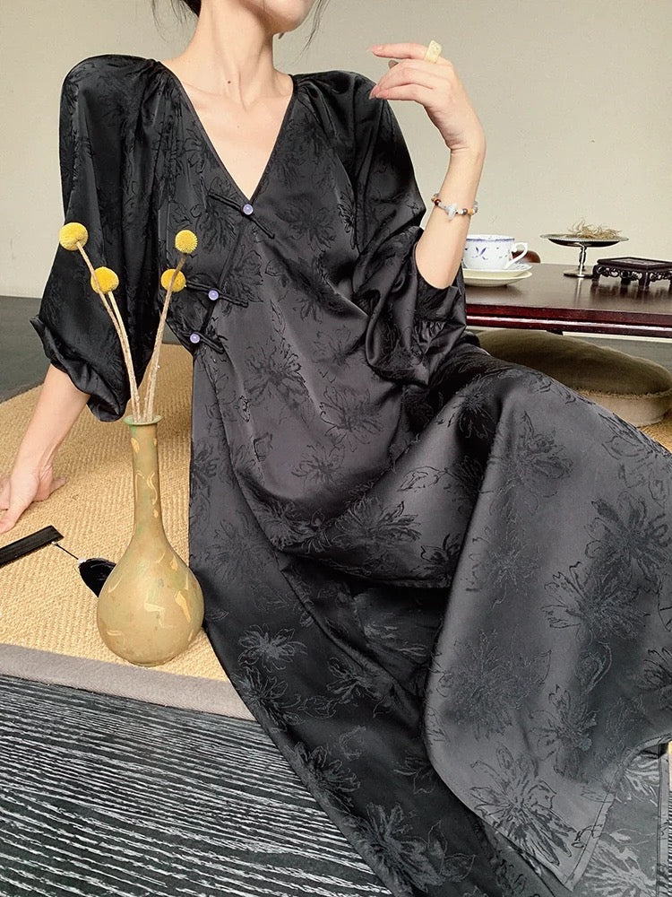 JWUNIQUE off-white V-neck long-sleeved dress women's early spring 2024 new slim temperament fashionable long skirt