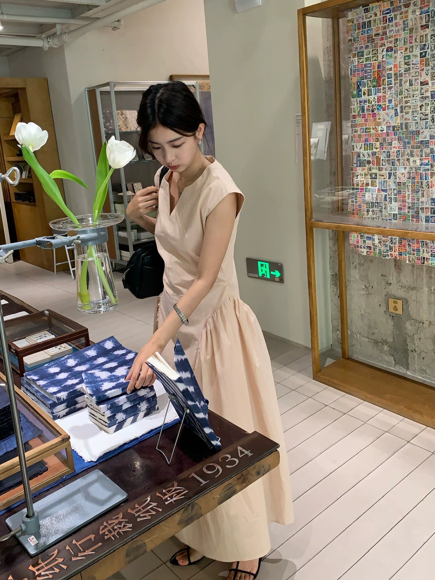 [Discount] ~Sleeveless V-neck Dress for Women, Summer Style, French Fitted Waist, Full Skirt, Long Dress V256149