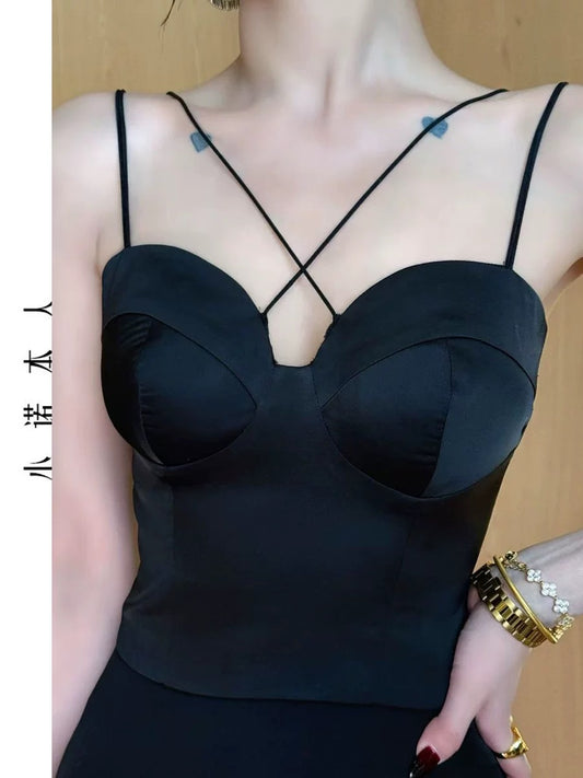 Xiaonuo's own beautiful satin camisole can be worn outside and inside with a popular bottoming top 2563