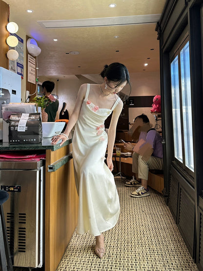 Wind and Scent / Flowing Sakura Original Satin Waisted Suspender Dress Summer French Temperament Light Dress White Long Dress