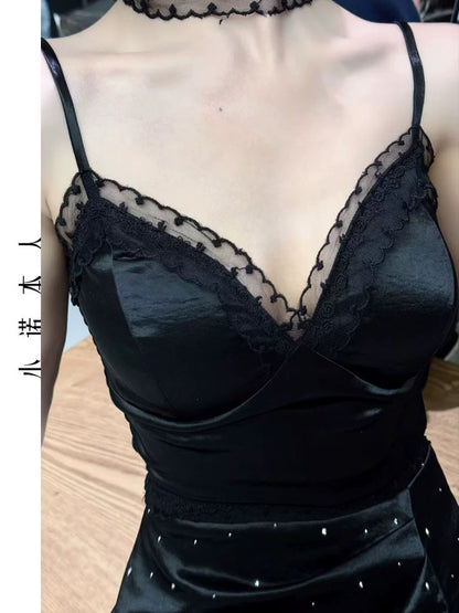 Xiaonuo's own beautiful satin camisole can be worn outside and inside with a popular bottoming top 25173