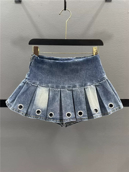 Retro hot girl pleated denim skirt female 2025 summer new design sense of age reduction slimming A-line short skirt pants