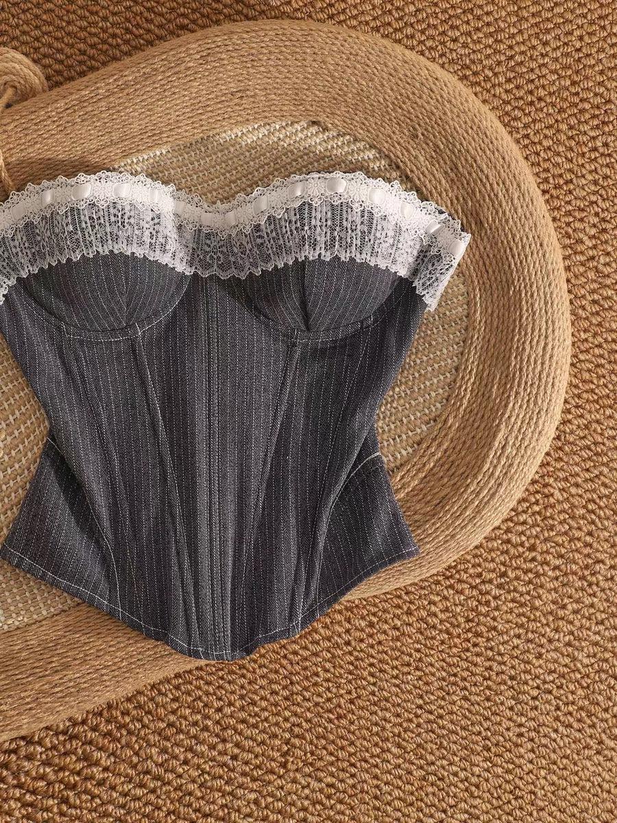 Striped lace strapless bra with padded bra, a unique design, short sleeveless top for women, perfect for wearing as outerwear.