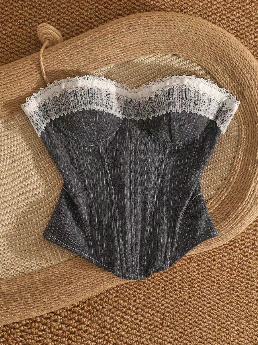 Striped lace strapless bra with padded bra, a unique design, short sleeveless top for women, perfect for wearing as outerwear.