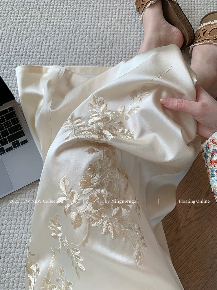 New Chinese style heavy embroidered satin midi skirt for women, spring new style, French high-end feel, Chinese style fishtail skirt