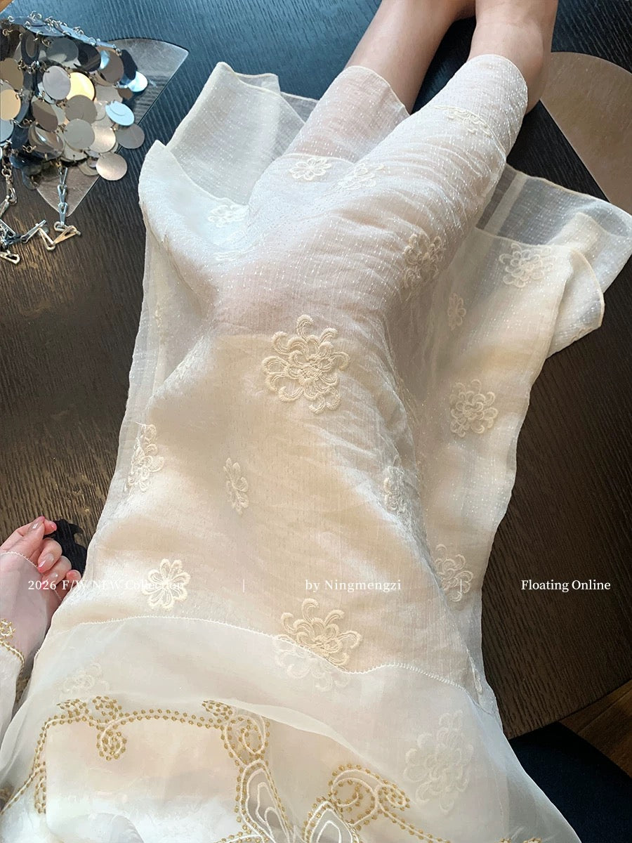 French-style shimmering 3D floral mesh midi skirt for women, new spring 2026 style, gentle and elegant, slimming long skirt.