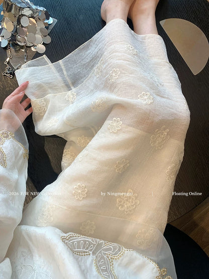 French-style shimmering 3D floral mesh midi skirt for women, new spring 2026 style, gentle and elegant, slimming long skirt.