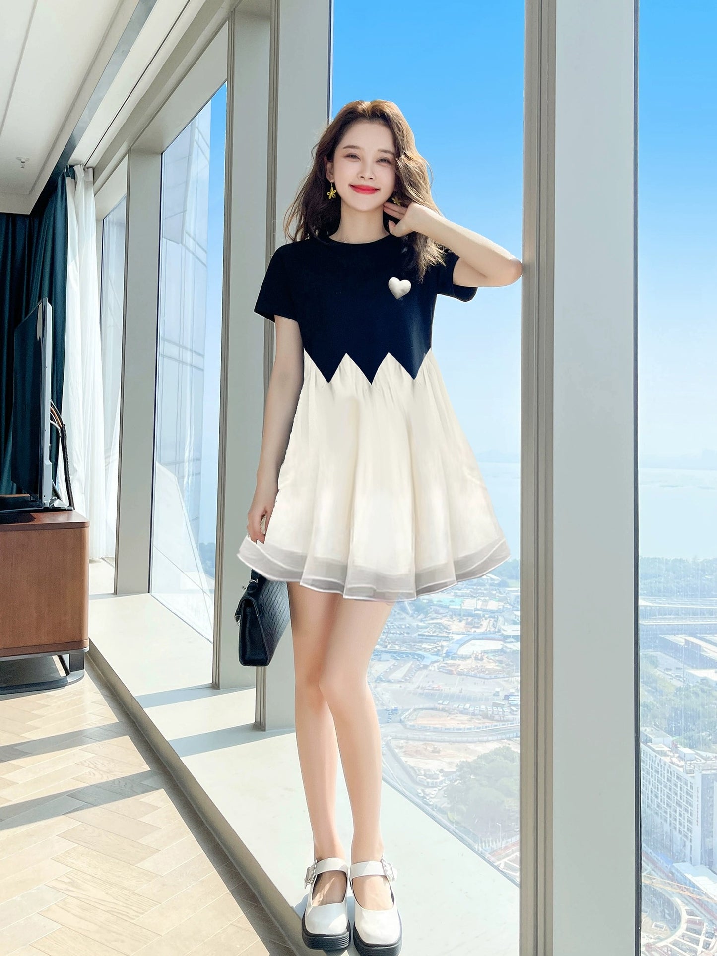 Summer clothes 2024 new summer temperament French high-end dress small slimming internet celebrity hot style skirt for women