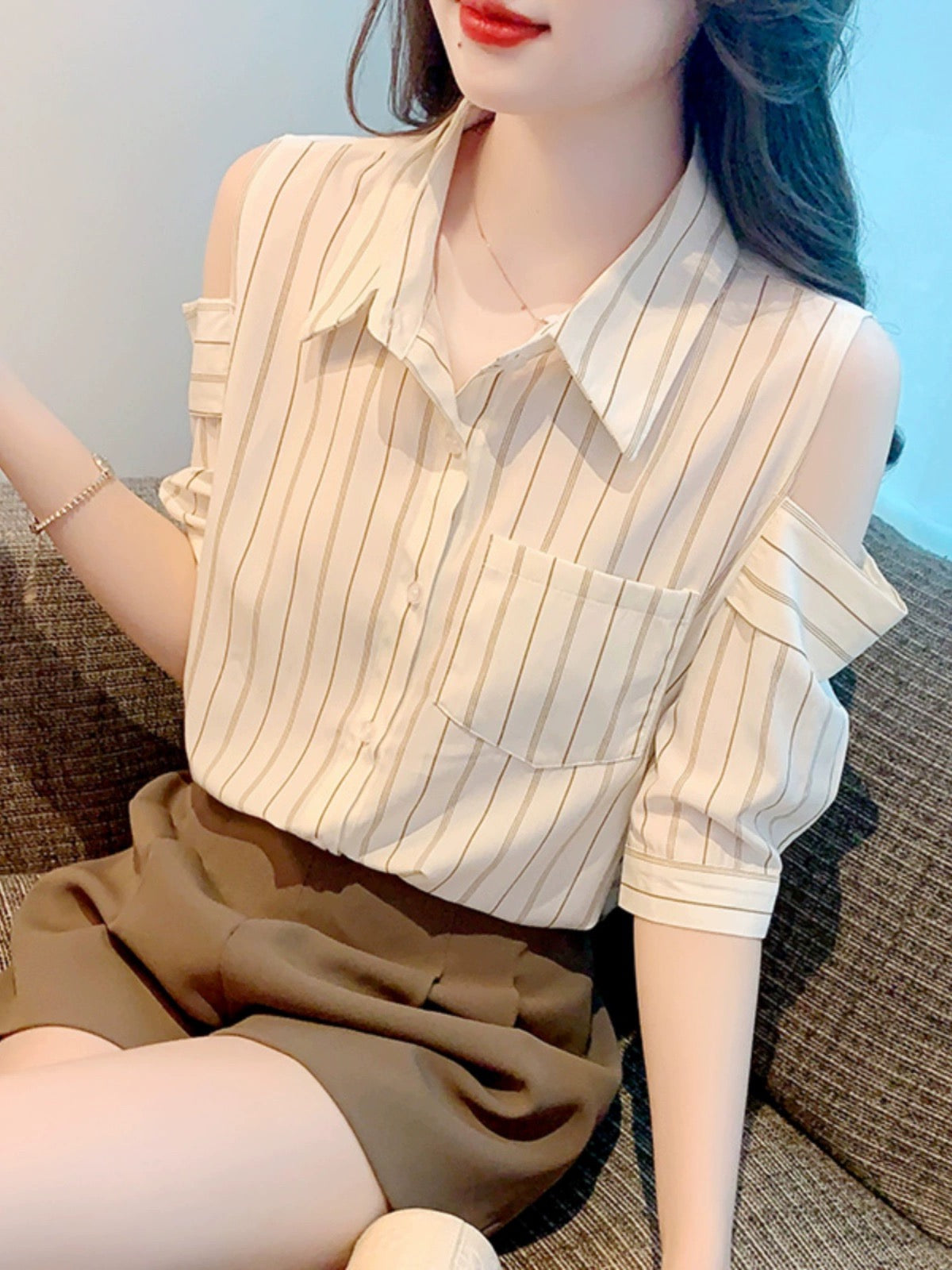 French fashion temperament striped off-shoulder shirt women's short-sleeved versatile slimming age-reducing shirt popular chic top