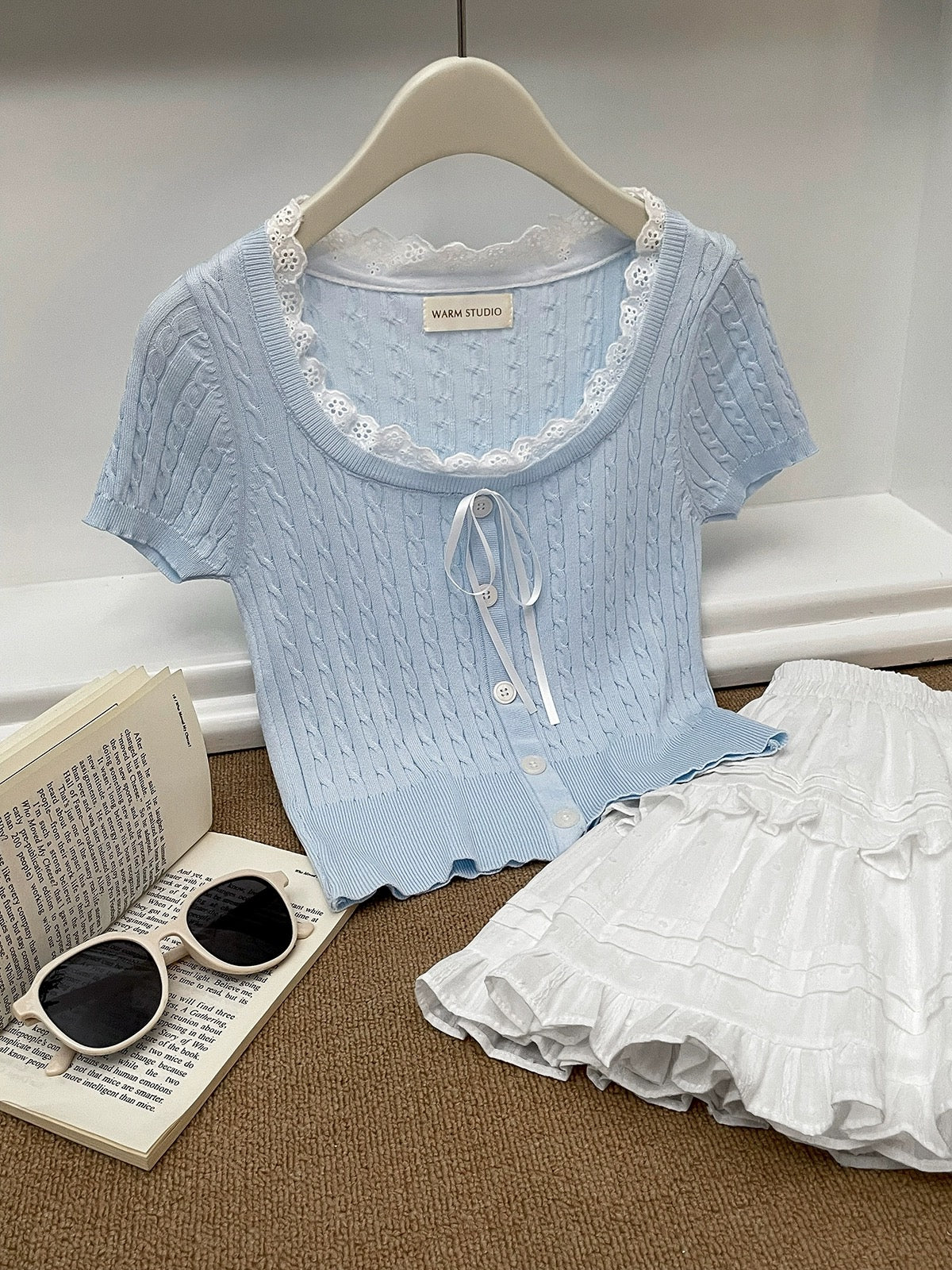 [Free shipping insurance] Chic and beautiful spliced lace short-sleeved knit top women's pleated skirt sweet suit