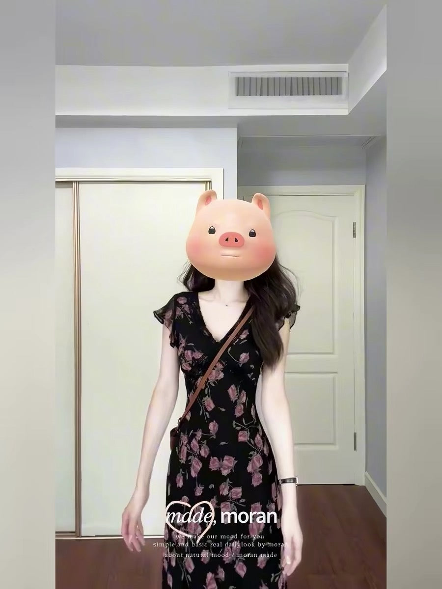 French-style short-sleeved black rose floral dress, new summer 2026 style, elegant bodycon maxi skirt.