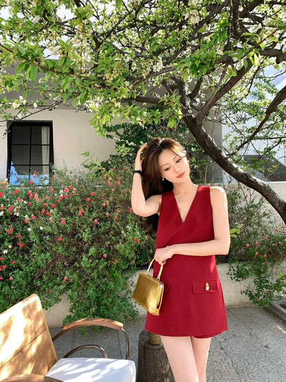 Syeee rich girl Ankora red fashionable V-neck top and shorts suit for women showing white temperament two-piece set