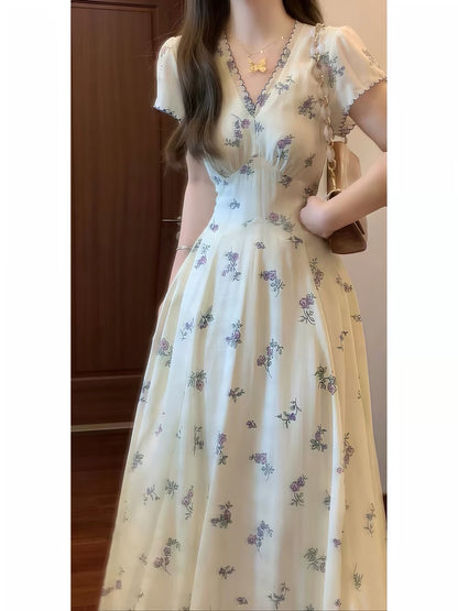 Korean-style French chic V-neck embroidered short-sleeved dress, new summer style, slimming and beautiful long dress.