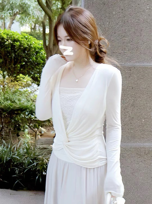 Women's "Soft & Innocent" Style Lace Faux-Layered T-Shirt (Early Autumn 2026 New Arrival) – Slim-Fit Top with Twisted Criss-Cross Waist Detail