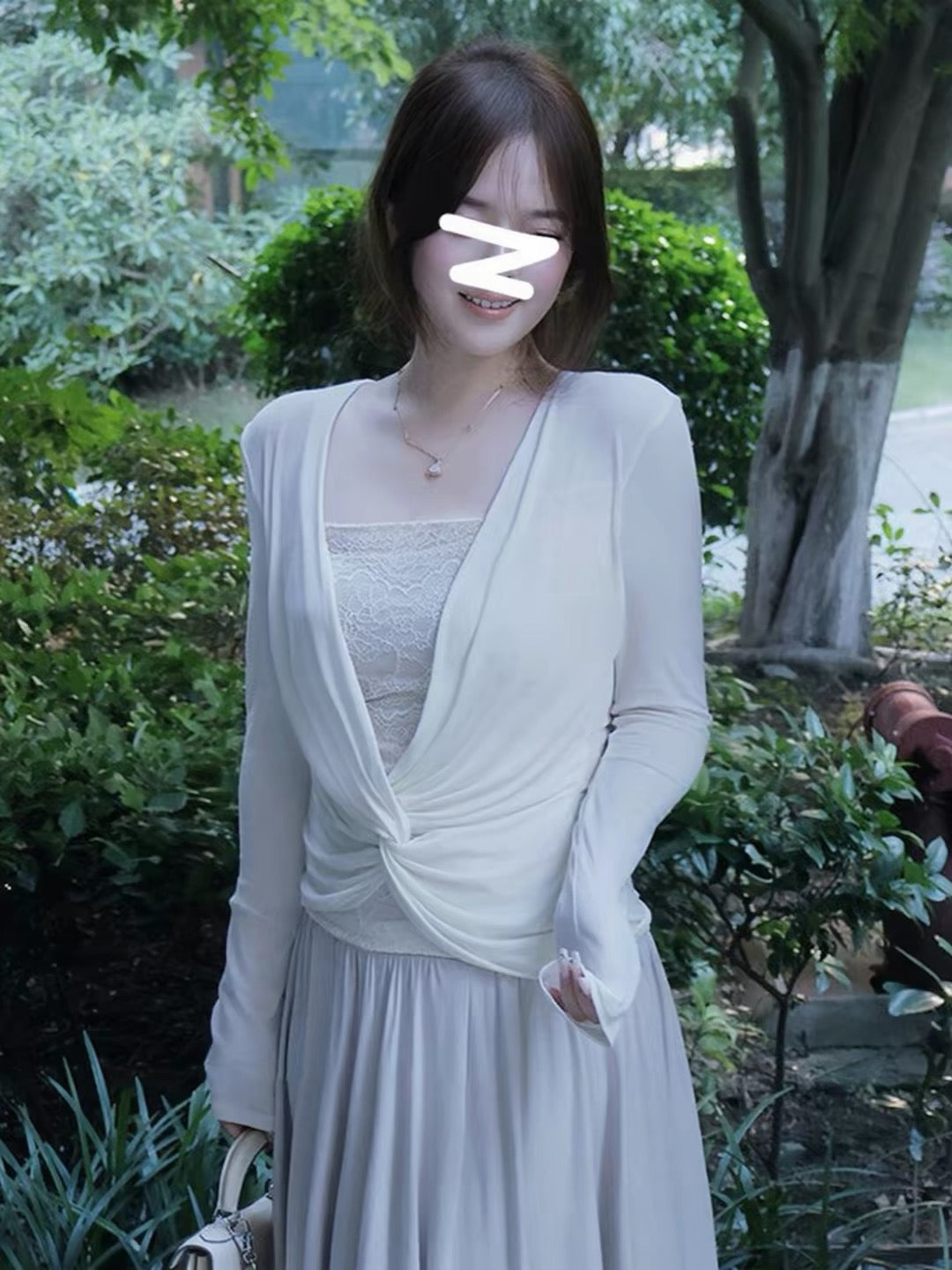 Women's "Soft & Innocent" Style Lace Faux-Layered T-Shirt (Early Autumn 2026 New Arrival) – Slim-Fit Top with Twisted Criss-Cross Waist Detail