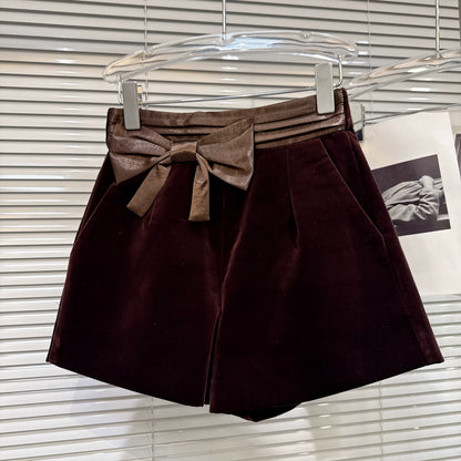 Popular online style, 2025 winter new French-style elegant 3D bow patchwork three-dimensional velvet shorts bootcut pants for women.
