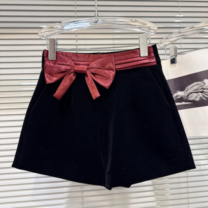 Popular online style, 2025 winter new French-style elegant 3D bow patchwork three-dimensional velvet shorts bootcut pants for women.