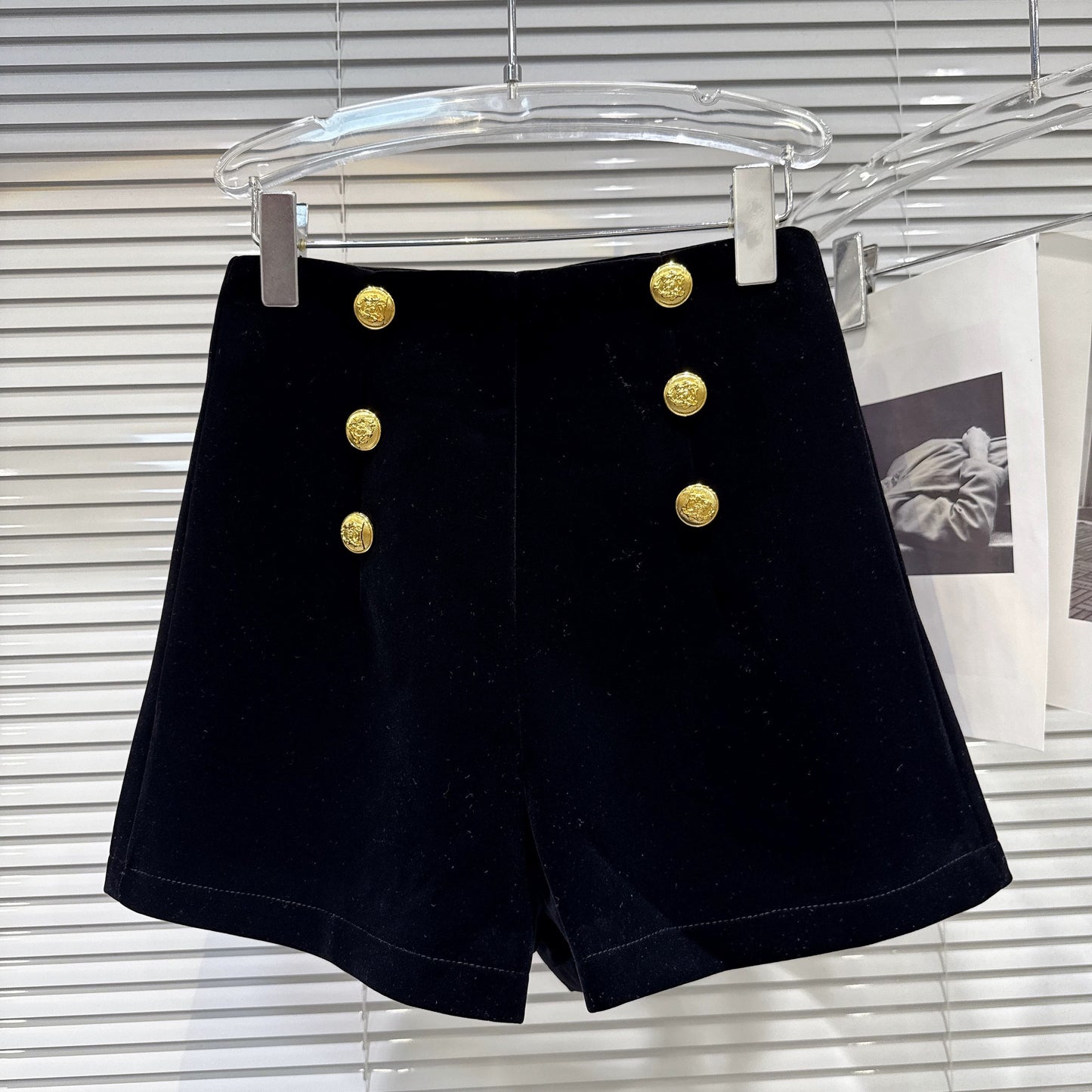 Popular online style 2025 winter new light luxury elegant double-breasted metal buckle velvet fabric three-quarter shorts bootcut pants for women