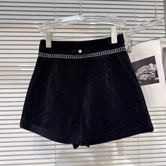 Popular online style, 2025 winter new French-style elegant high-waisted shorts/bootcut pants with pearl bow embroidery trim.