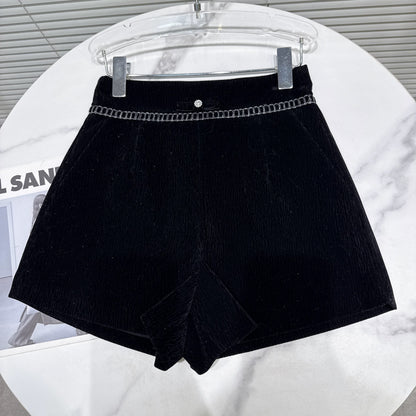 Popular online style, 2025 winter new French-style elegant high-waisted shorts/bootcut pants with pearl bow embroidery trim.