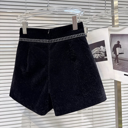 Popular online style, 2025 winter new French-style elegant high-waisted shorts/bootcut pants with pearl bow embroidery trim.
