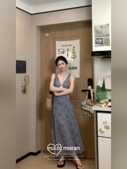 Absolutely gorgeous summer blue floral print dress for women, sweet and spicy V-neck, slimming sleeveless long dress, perfect for beach vacations.