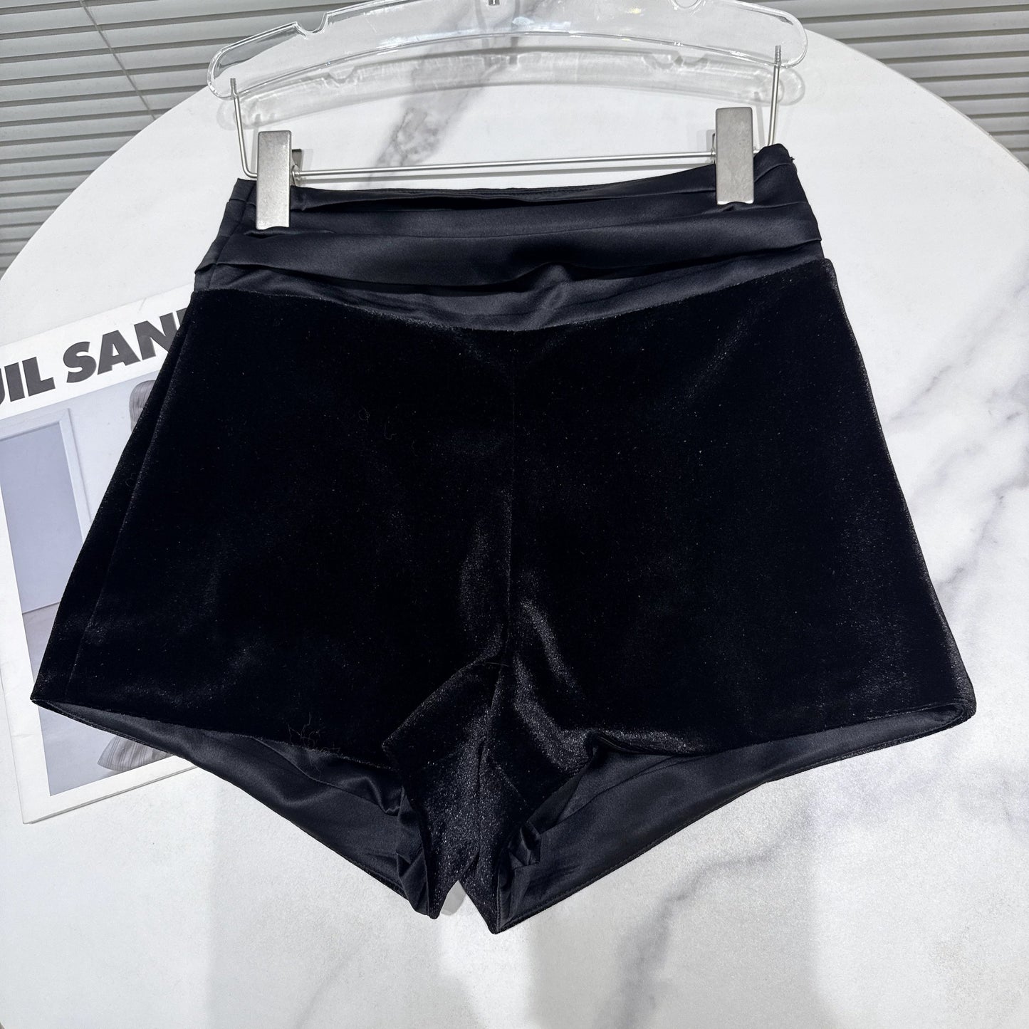 Popular online style, 2025 winter new style, hot and elegant pleated waistband spliced design, three-quarter velvet shorts/bootcut pants