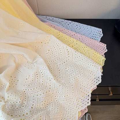 French-style sweet and youthful hollowed-out lace crochet midi skirt for women, summer 2025, high-waisted, pleated, loose-fitting, wide-skirted umbrella skirt.