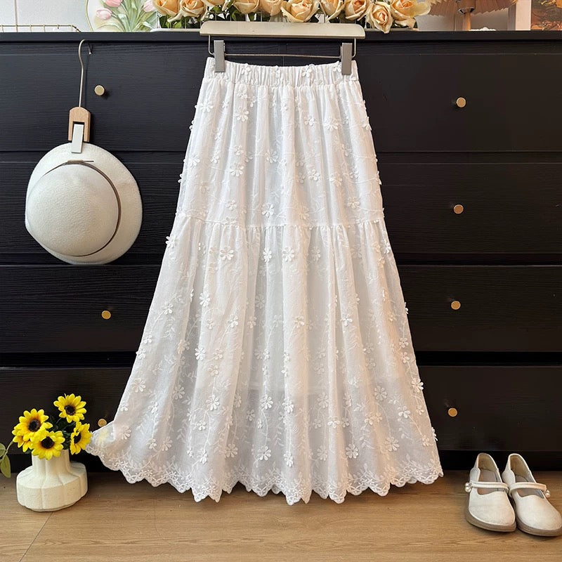 French-style gentle and feminine three-dimensional embroidered white midi skirt for women, spring 2026, elastic high waist, A-line, full skirt.