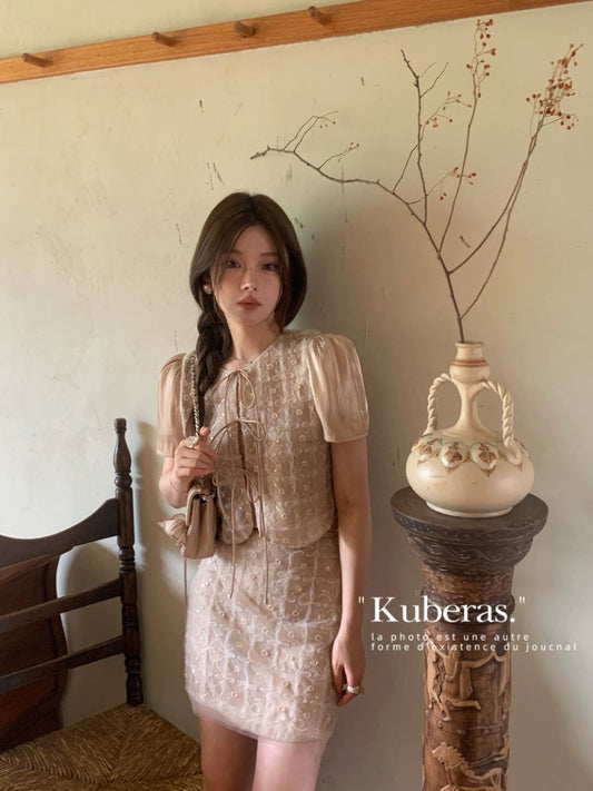 KUBERAS [moon cage yarn] fashionable niche island silk patchwork short-sleeved top + high-waisted skirt set