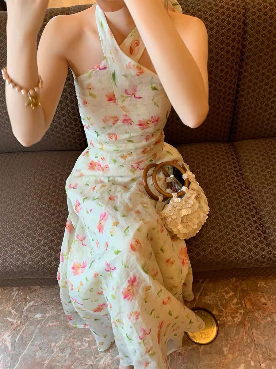 A particularly beautiful, fitted waist dress, 2025 new style, ramie sleeveless backless floral print dress for women.