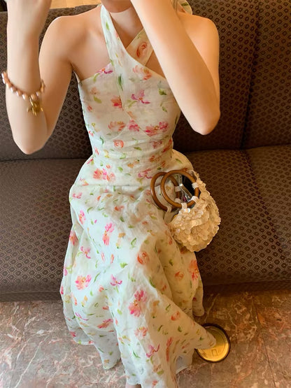 A particularly beautiful, fitted waist dress, 2025 new style, ramie sleeveless backless floral print dress for women.