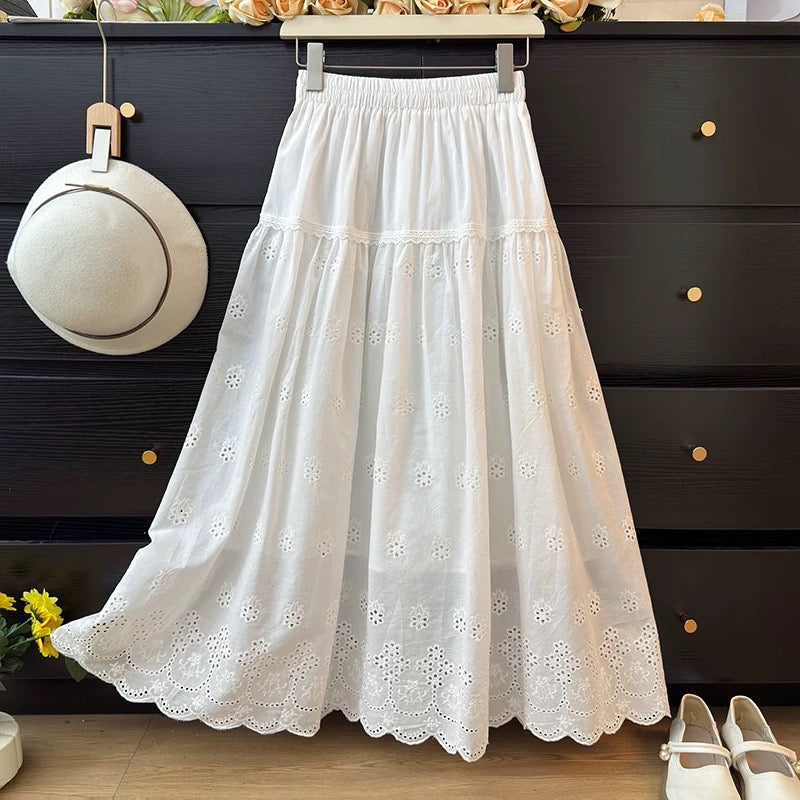 French-style ruffled openwork crochet skirt for women, slimming and sweet, youthful and pleated, loose-fitting A-line skirt, perfect for spring 2025.