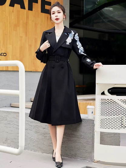 This year's popular trench coat for women, mid-length, 2025 spring and autumn new style, fashionable, high-end embroidered waist coat