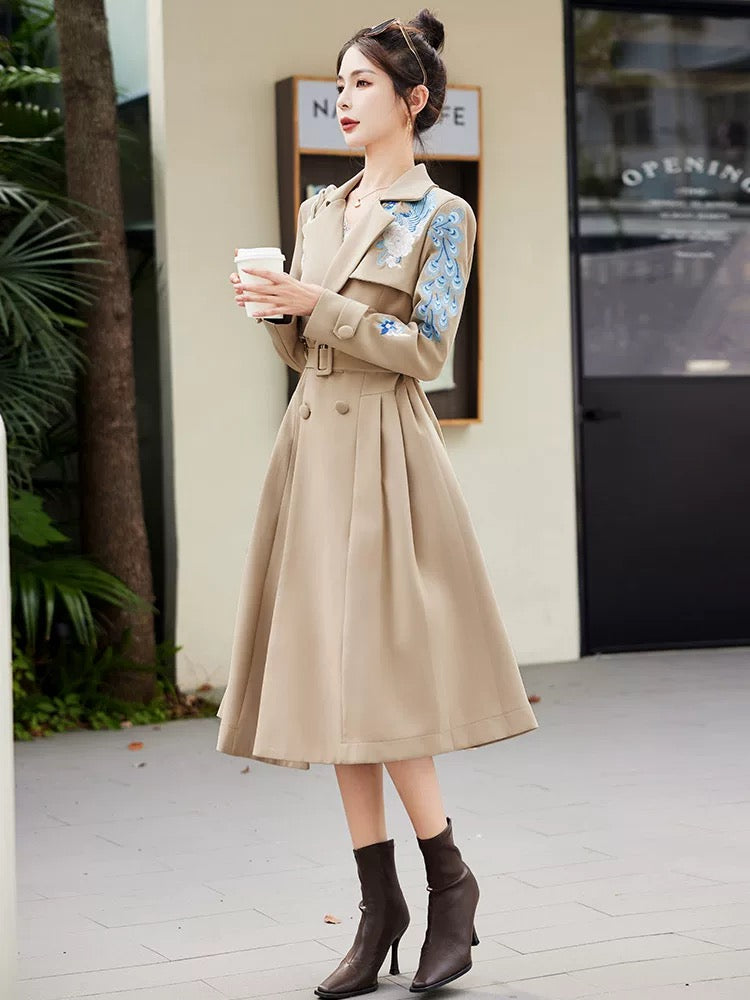 This year's popular trench coat for women, mid-length, 2025 spring and autumn new style, fashionable, high-end embroidered waist coat