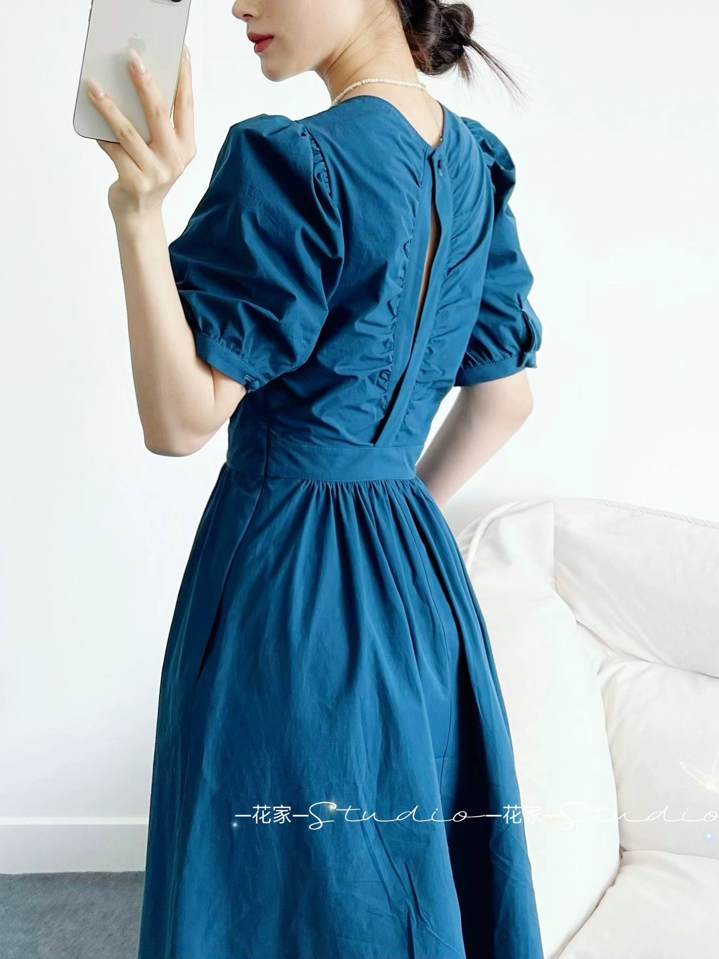 Huajia studio new 2024 summer commuting V-neck high waist peacock blue solid color pullover backless short-sleeved long skirt