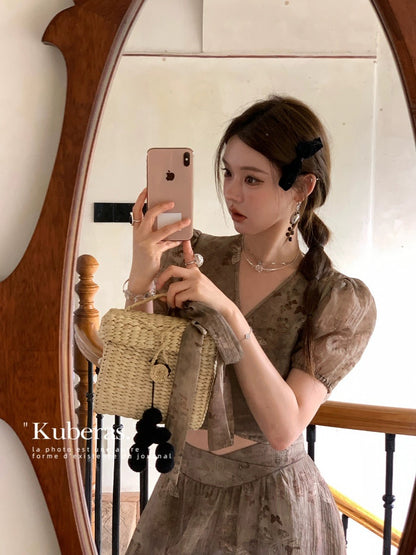 KUBERAS [Butterfly Flower] French retro butterfly flower V-neck short-sleeved top + high-waisted long skirt, 2 colors included