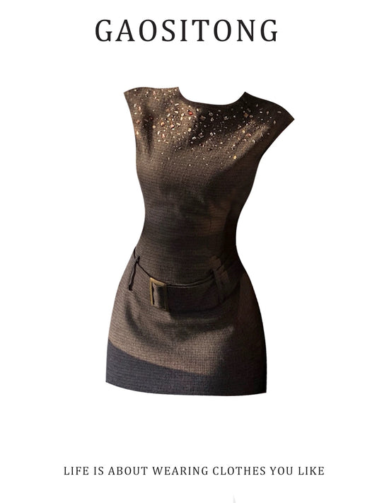 GAOSITONG miu series heavy-duty rhinestone dress for women, early autumn 2025, elegant plaid waist-cinching bodycon skirt.