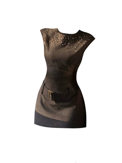 GAOSITONG miu series heavy-duty rhinestone dress for women, early autumn 2025, elegant plaid waist-cinching bodycon skirt.