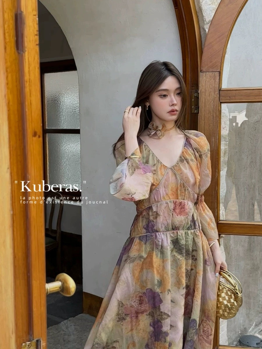 KUBERAS [Flowers] Retro and fashionable long V-neck puff sleeves + short suspender irregular dress